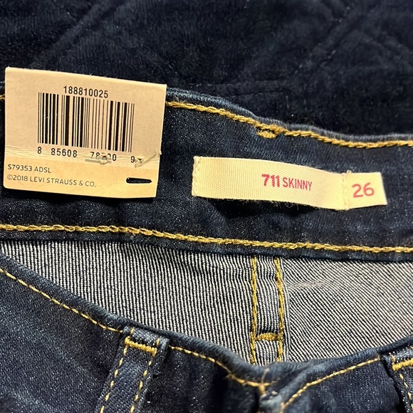 Levi’s 711 Skinny Jeans - Picture 8 of 12